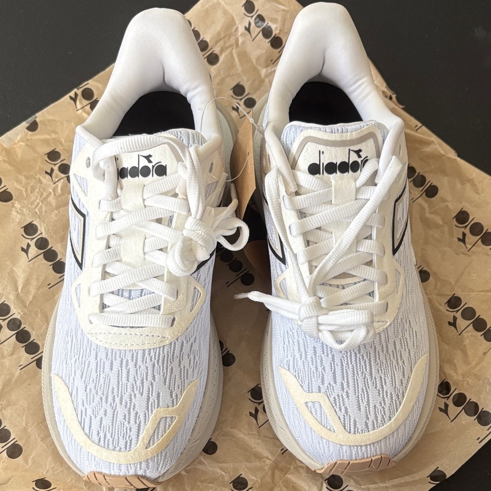Diadora Women's Cream and White Sneakers